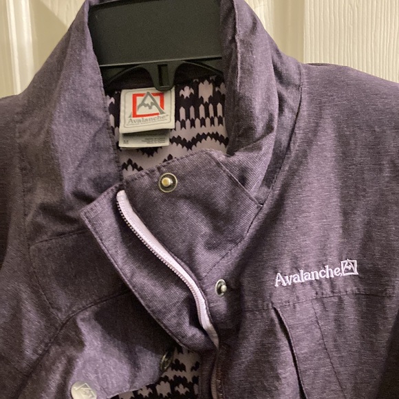 Avalanche winter coat with weather shield like new
Excellent condition - Picture 5 of 9
